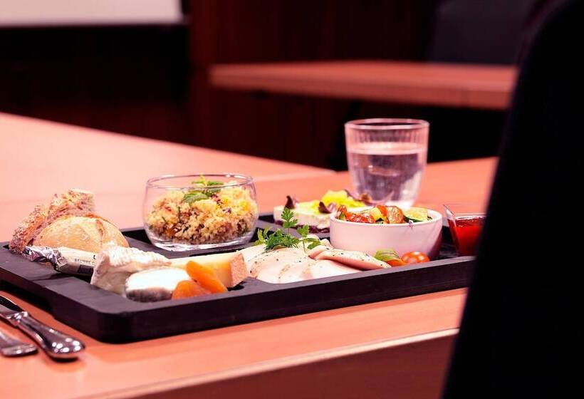 בית מלון כפרי Sheraton Paris Charles De Gaulle Airport