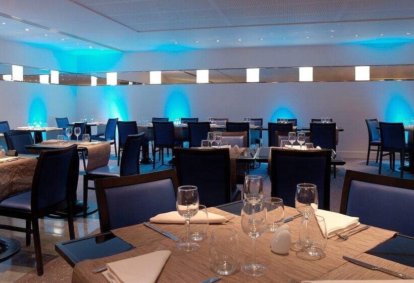 בית מלון כפרי Sheraton Paris Charles De Gaulle Airport