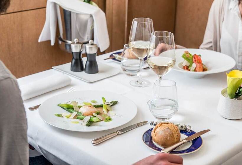 בית מלון כפרי Sheraton Paris Charles De Gaulle Airport