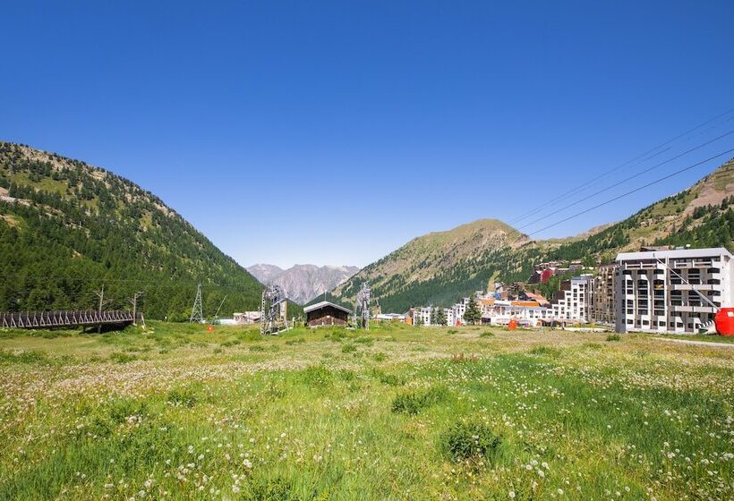 Sowell Hotels Le Pas Du Loup