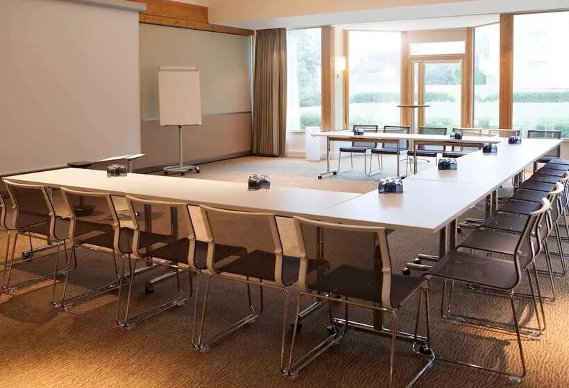 Novotel Fontainebleau Ury