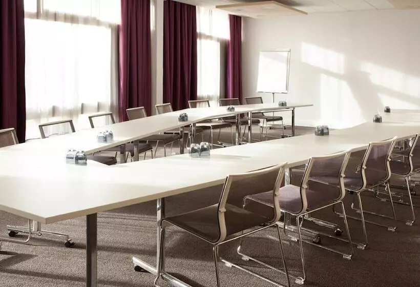 Novotel Fontainebleau Ury