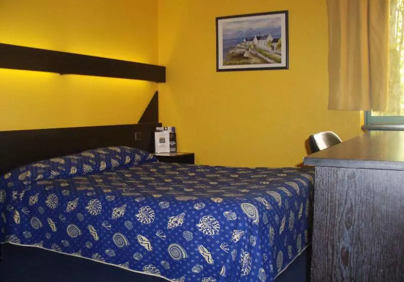 Отель Stars Dijon Sud