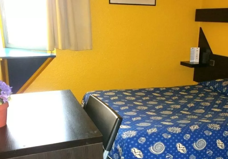 Отель Stars Dijon Sud