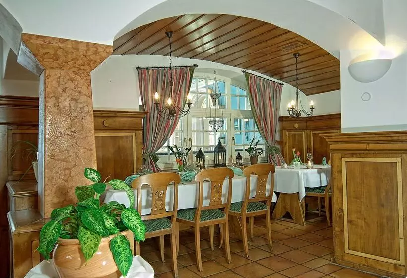 Отель Bayerischer Hof Miesbach, Bw Premier Collection