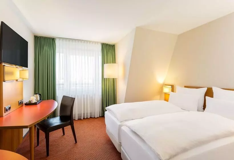 هتل NH Berlin City Ost