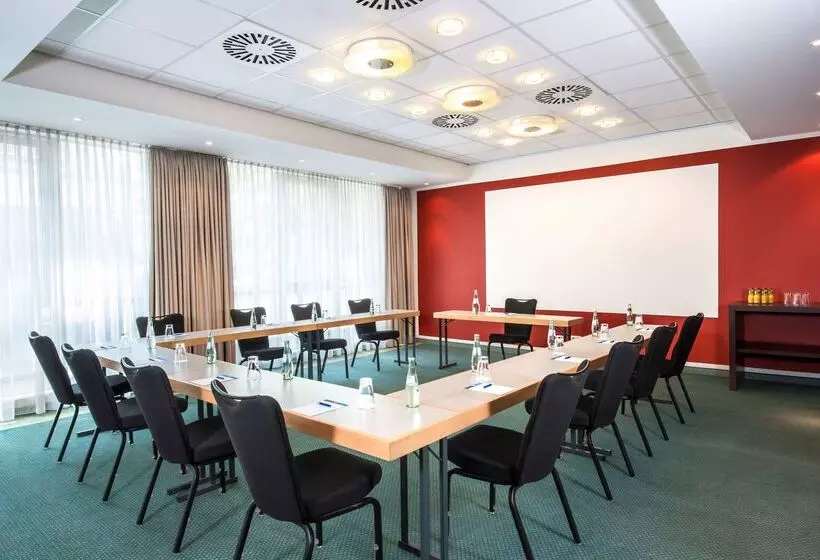 هتل NH Berlin City Ost