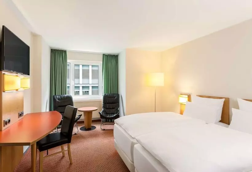 هتل NH Berlin City Ost