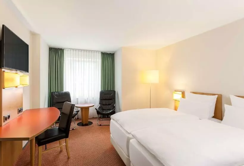 هتل NH Berlin City Ost