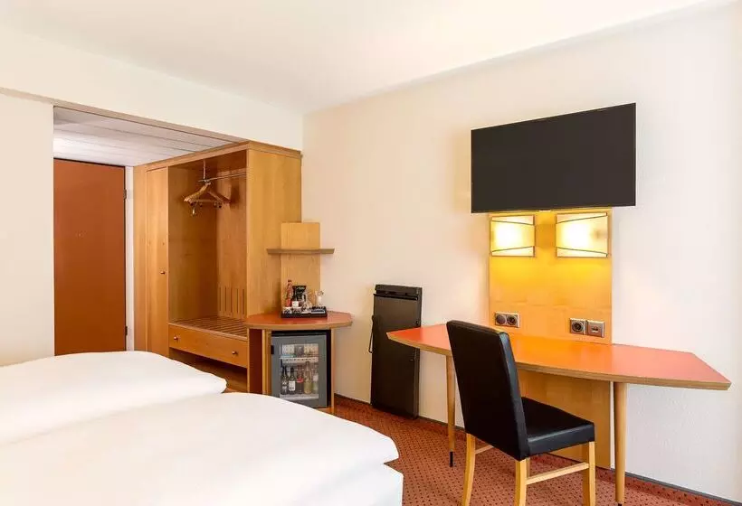 هتل NH Berlin City Ost