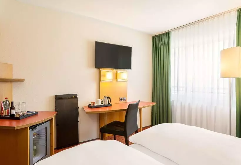 هتل NH Berlin City Ost