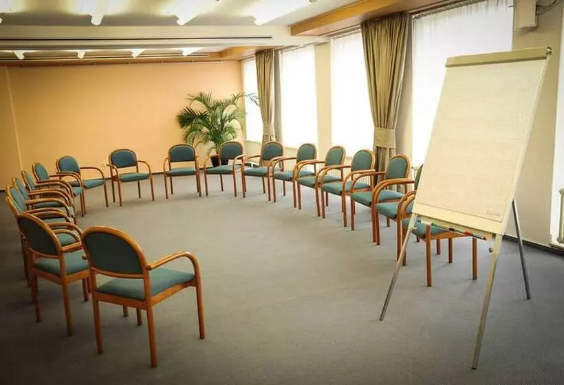 Отель Good Morning Halle Leipzig