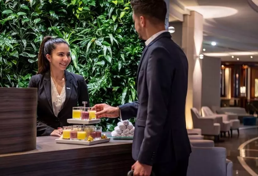 호텔 The Westin Grand Munich