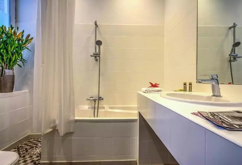 Villa Claudia Hotel Cannes Centre   Parking