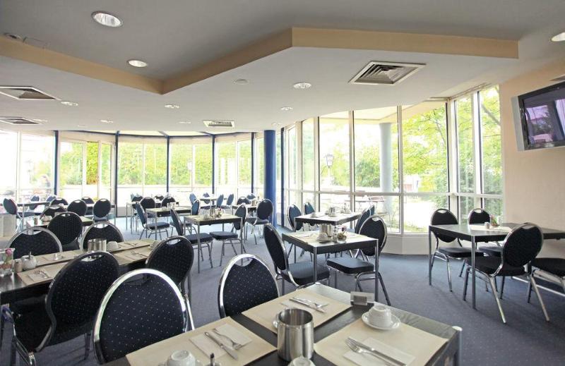 レジデンス Mercure Stuttgart Zuffenhausen