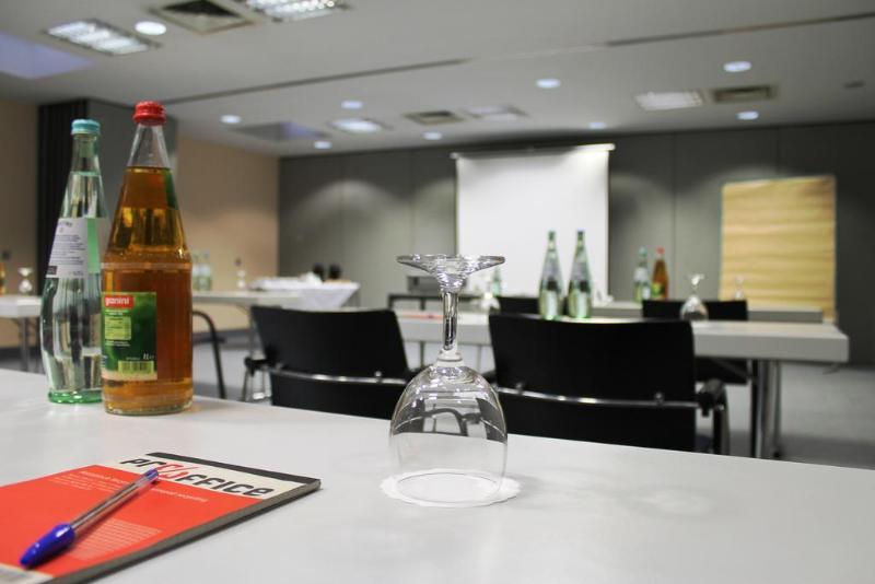 レジデンス Mercure Stuttgart Zuffenhausen