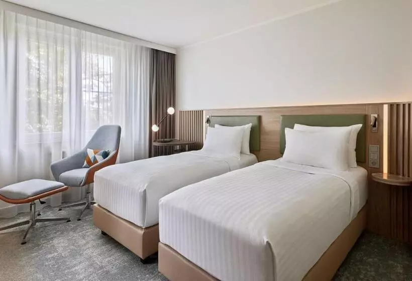 Отель Courtyard By Marriott Dortmund