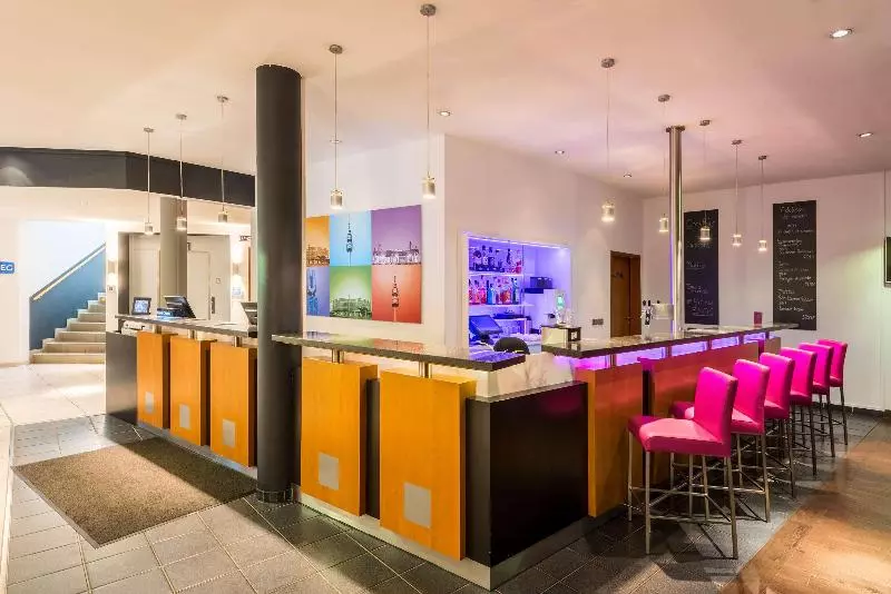Отель Courtyard By Marriott Dortmund