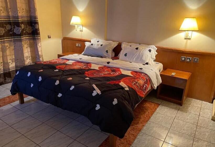 בית מלון כפרי Maple Leaf Korean