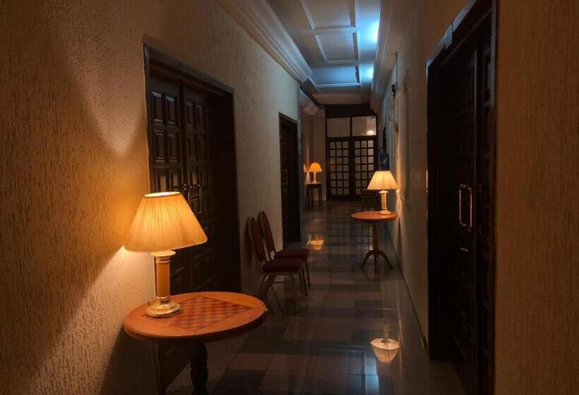 בית מלון כפרי Maple Leaf Korean