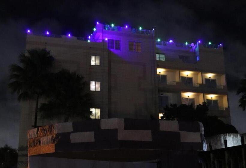 בית מלון כפרי Maple Leaf Korean