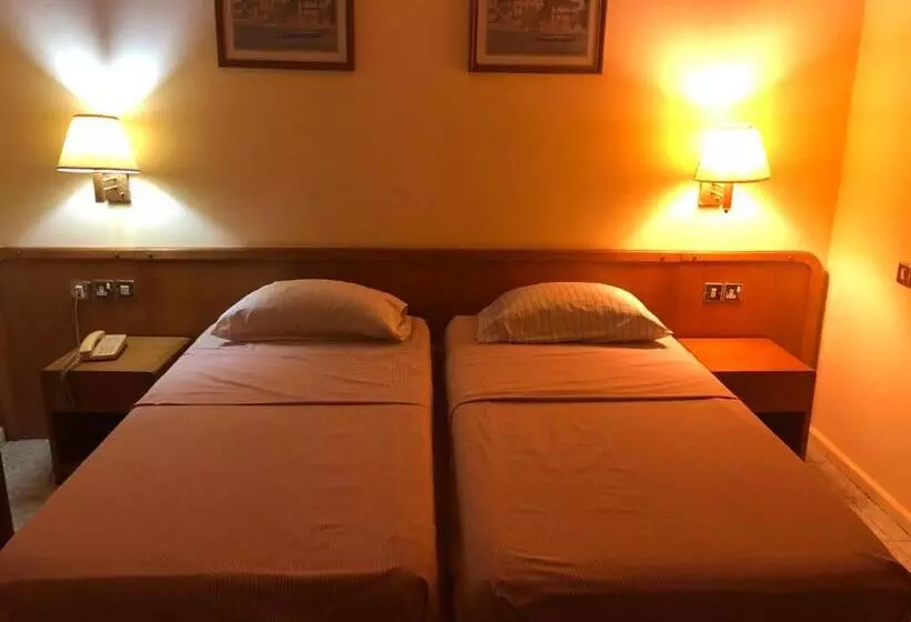 Hotel Maple Leaf Korean