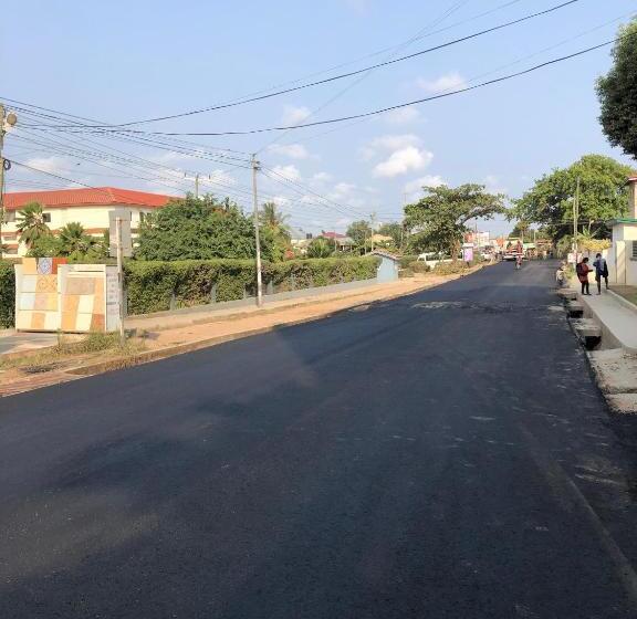 בית מלון כפרי Maple Leaf Korean