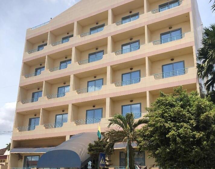 בית מלון כפרי Maple Leaf Korean