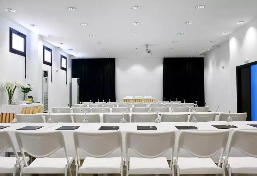 9 Muses Santorini Resort