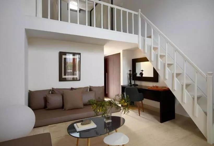 9 Muses Santorini Resort