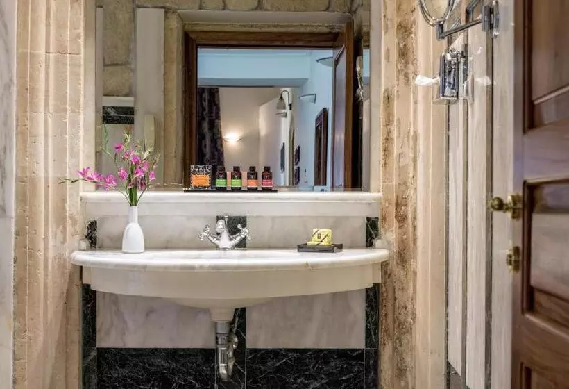 Casa Delfino Hotel & Spa