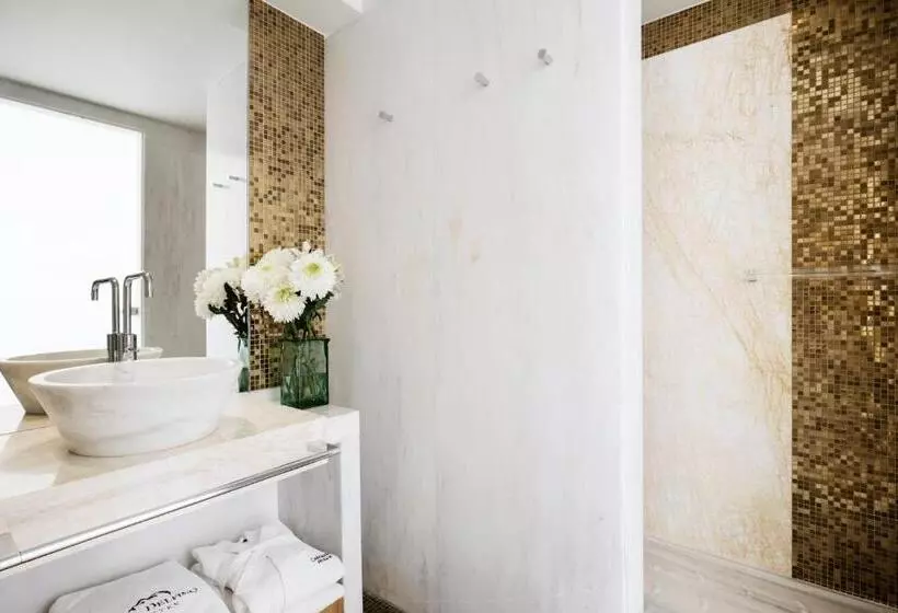 Casa Delfino Hotel & Spa