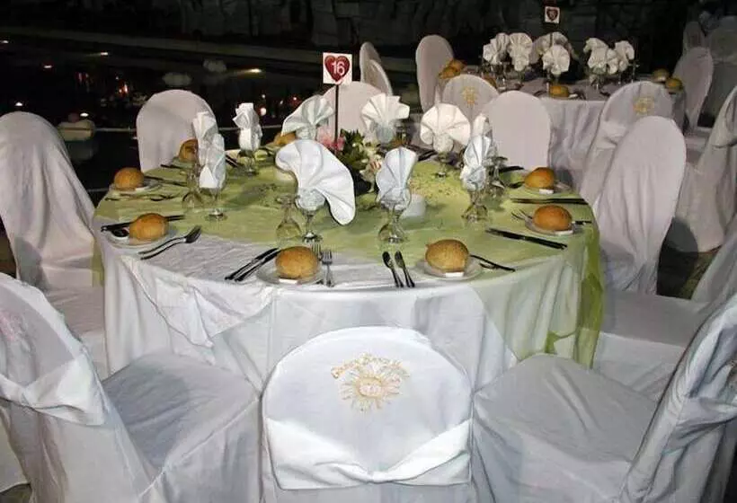 فندق Golden Sand