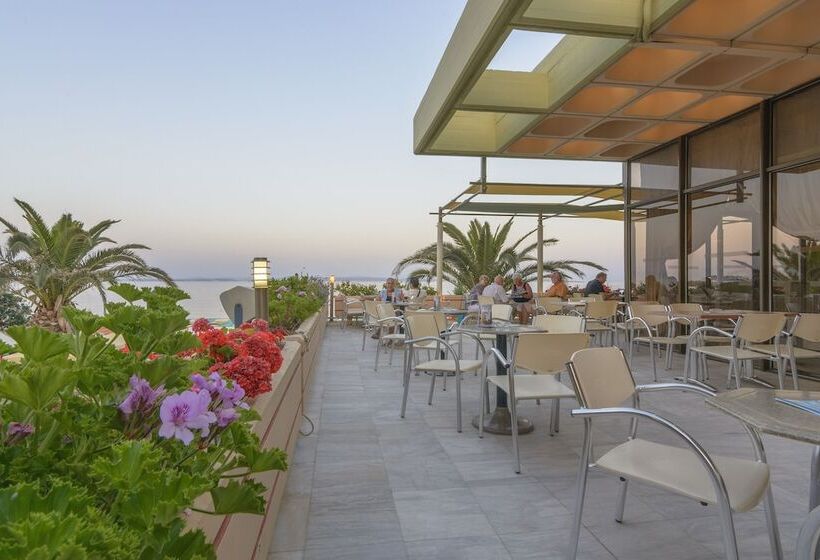 Отель Golden Sand