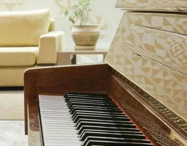 فندق Golden Sand