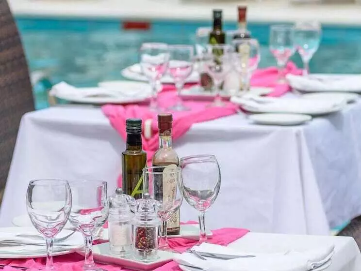 فندق Golden Sand