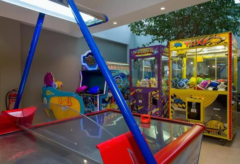 ホテル Kalyves Beach