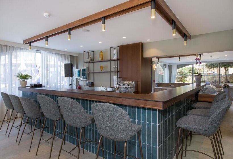 هتل Kalyves Beach