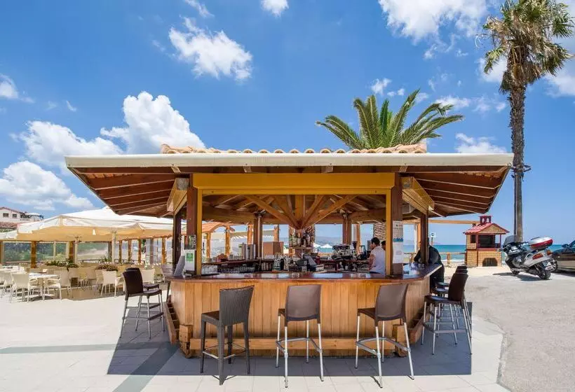 ホテル Kalyves Beach