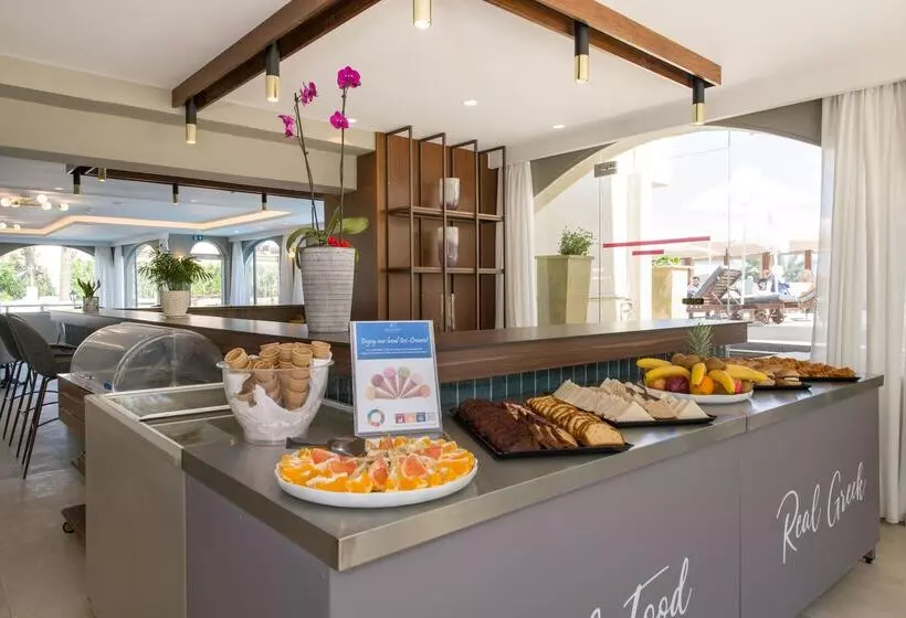 ホテル Kalyves Beach