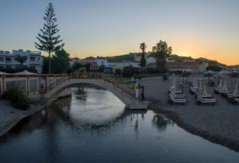 ホテル Kalyves Beach