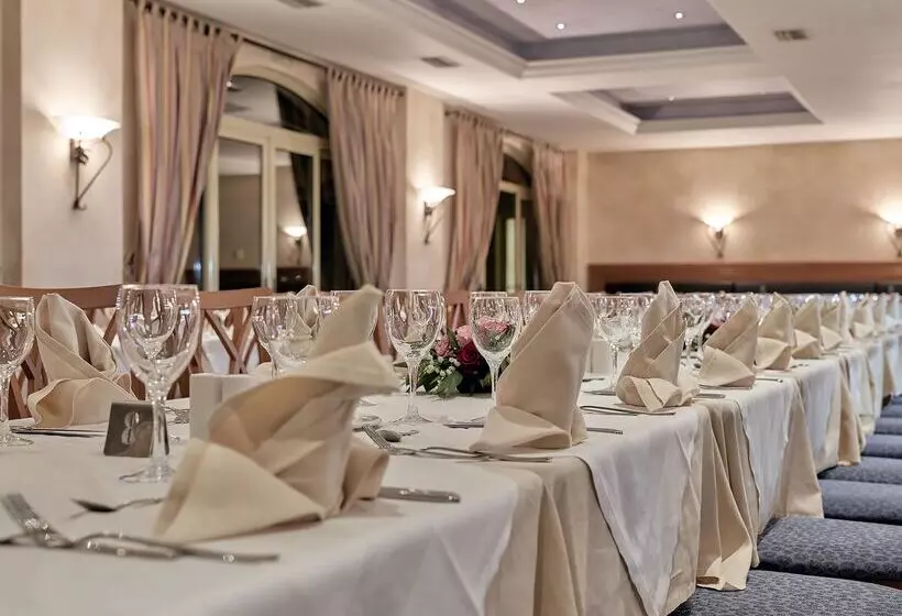 호텔 Pilot Beach Resort