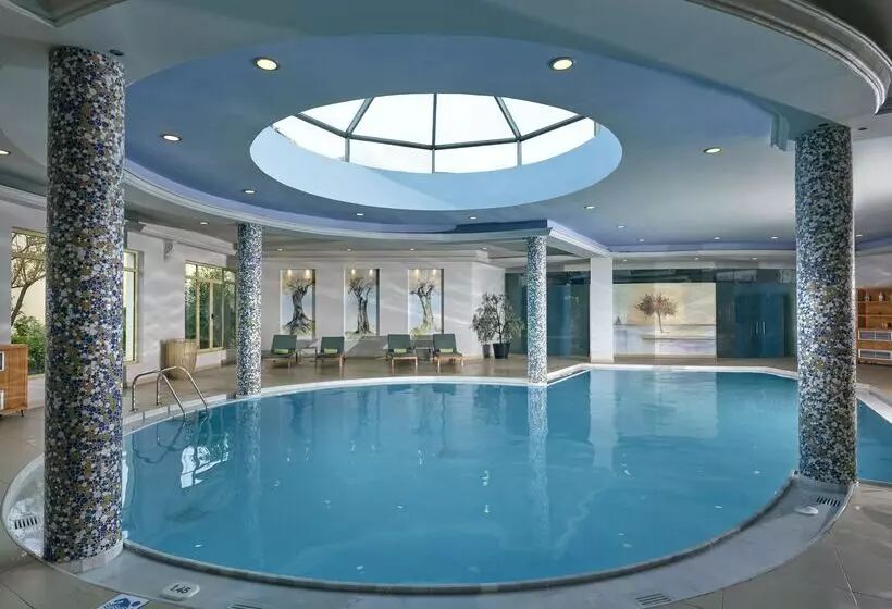 호텔 Pilot Beach Resort