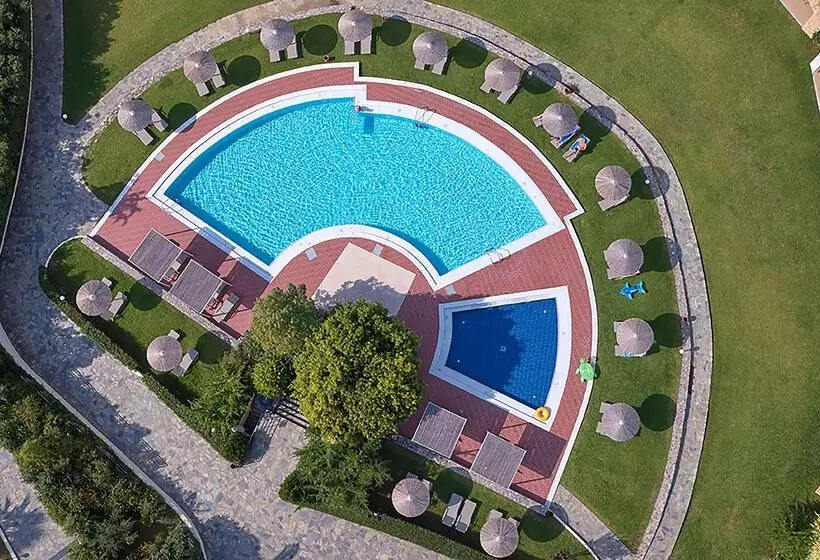 호텔 Pilot Beach Resort