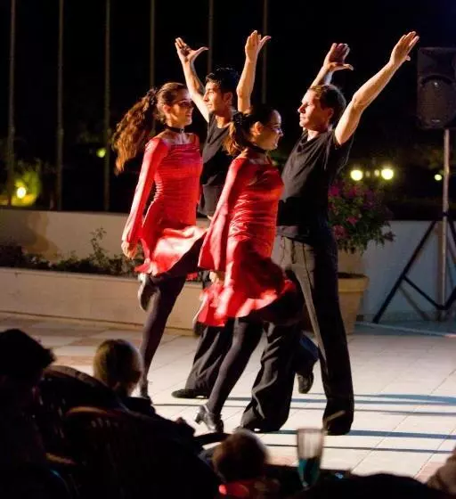 호텔 Pilot Beach Resort