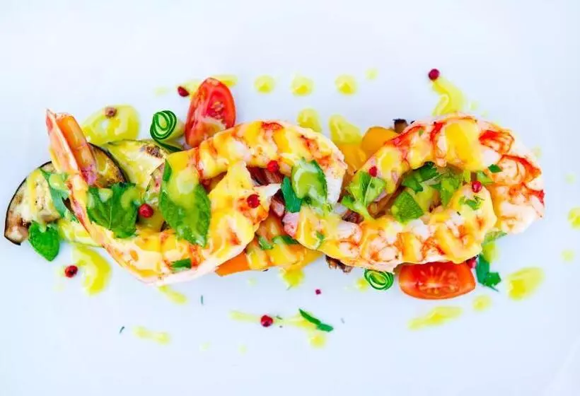 호텔 Pilot Beach Resort