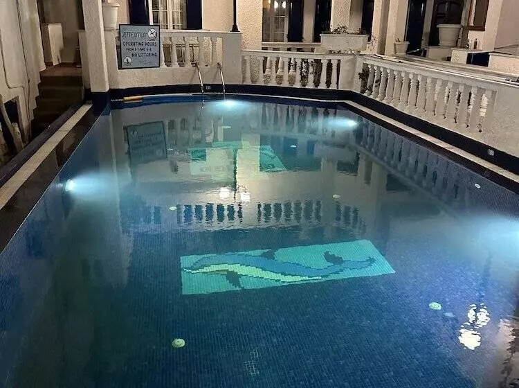 酒店 Porto Perissa