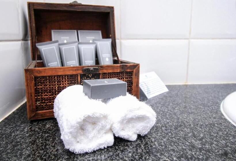 호텔 Budmarsh Country Lodge