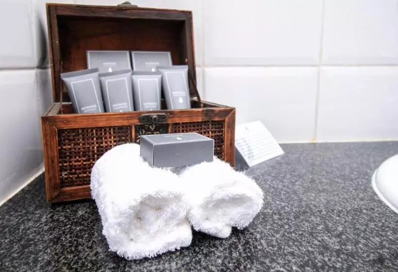 Hotelli Budmarsh Country Lodge