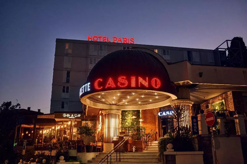 هتل Paris